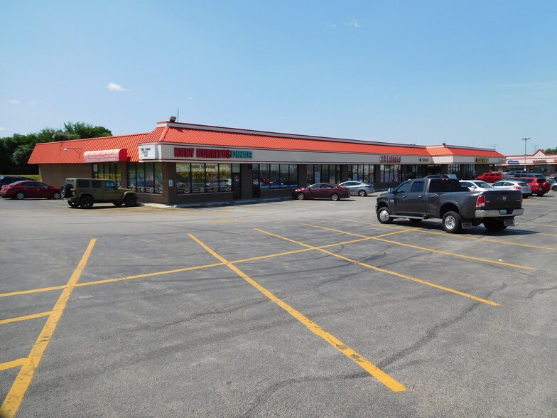 506-522 W Mondamin St, Minooka, IL à louer - Photo de l’immeuble – Image 3 sur 5