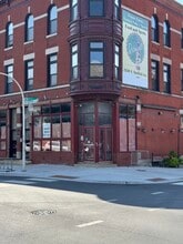 3356-3358 Sheffield Ave, Chicago, IL à louer Photo de l’immeuble– Image 2 sur 3