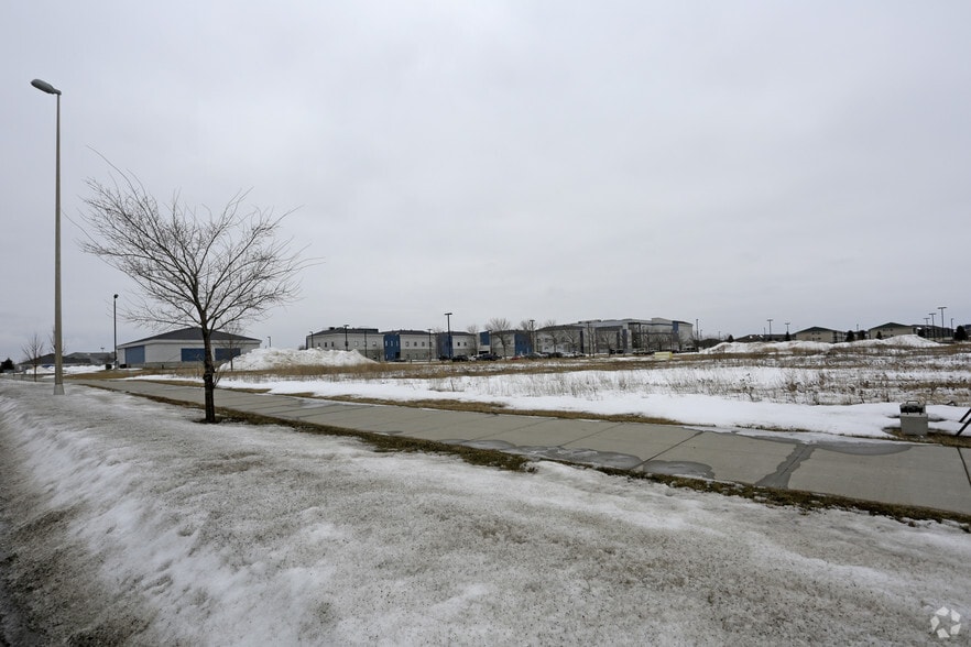 4900 23rd Ave S, Fargo, ND à vendre - Photo principale – Image 3 sur 4