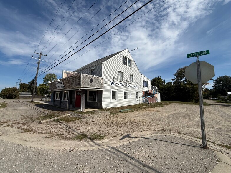 7245 Lakeshore Rd, Lexington, MI à vendre - Photo de l’immeuble – Image 3 sur 8