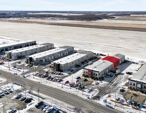 1350 Boul Lionel-Boulet, Varennes, QC à louer Photo intérieure– Image 2 sur 3