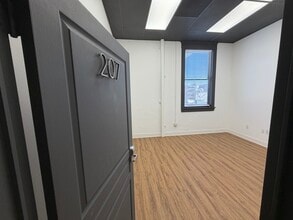 200 E Chapman Ave, Orange, CA à louer Photo intérieure– Image 2 sur 6