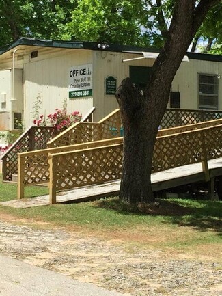 Plus de détails pour 211 Pine Bluff Rd, Albany, GA - Logement à vendre