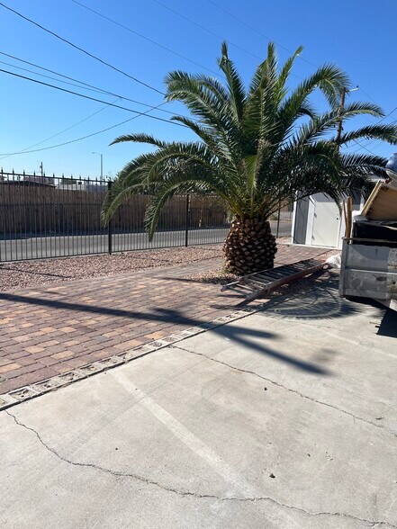 1323 C St, Las Vegas, NV à vendre - Photo de l’immeuble – Image 2 sur 17