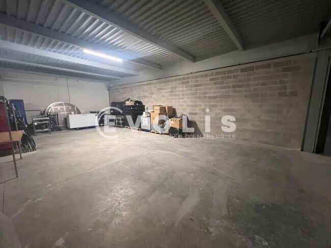 Plus de détails pour Bureau, Local d'activités à louer