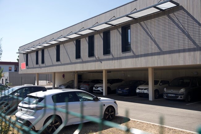 Plus de détails pour 255 Avenue Des Chênes Verts, Brignoles - Bureau à louer