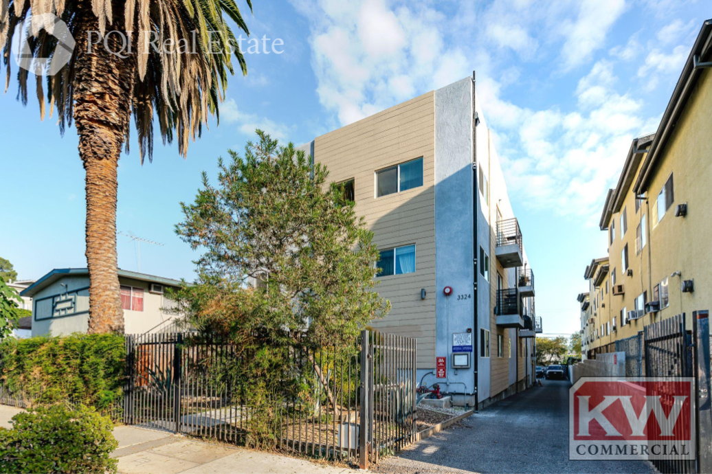 3324 N Chapman St, Los Angeles, CA à vendre Photo de l’immeuble– Image 1 sur 17