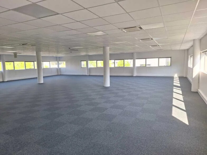 Bureau dans Bruges à louer - Photo intérieure – Image 2 sur 8