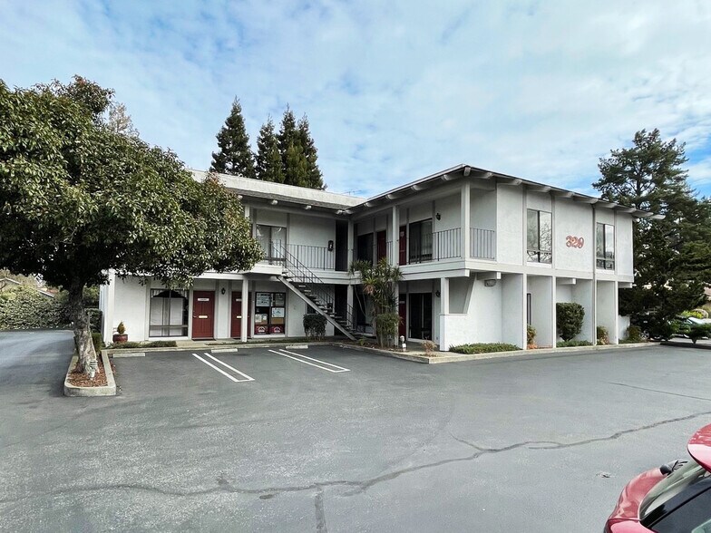 329 S San Antonio Rd, Los Altos, CA à louer - Photo de l’immeuble – Image 3 sur 24