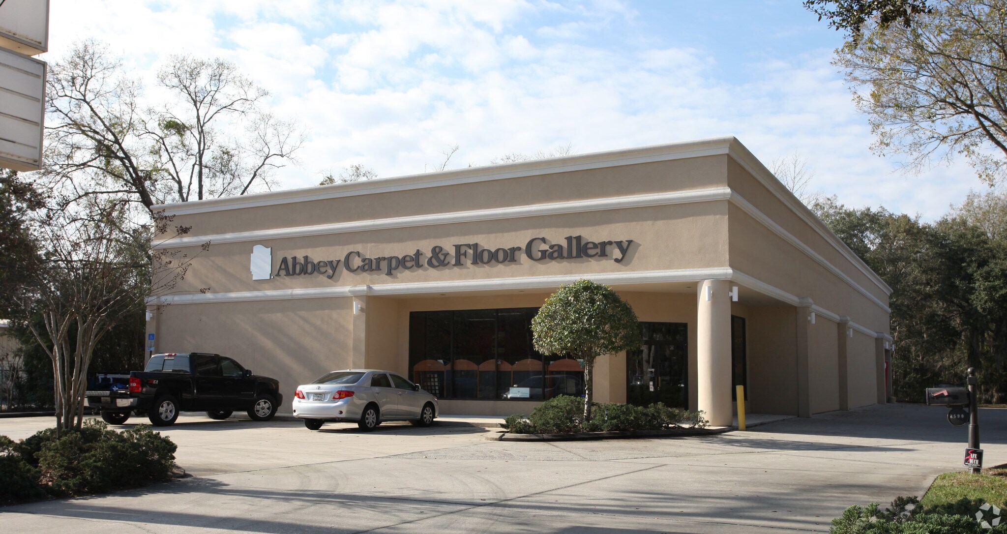 8590 Philips Hwy, Jacksonville, FL à louer Photo principale– Image 1 sur 14