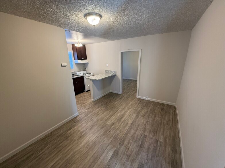13000 Paramount Blvd, Downey, CA à vendre - Photo intérieure – Image 2 sur 9