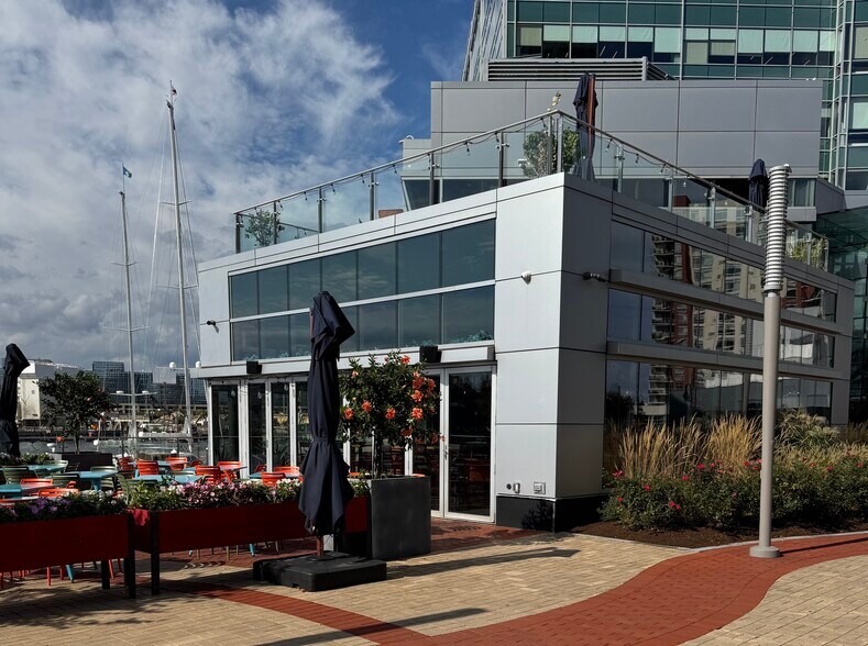 15 Harbor Point Rd, Stamford, CT à louer - Photo de l’immeuble – Image 3 sur 18