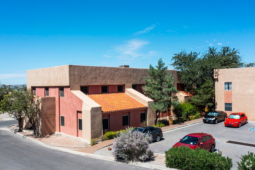 1990 E Lohman Ave, Las Cruces, NM à vendre - Photo principale – Image 1 sur 27