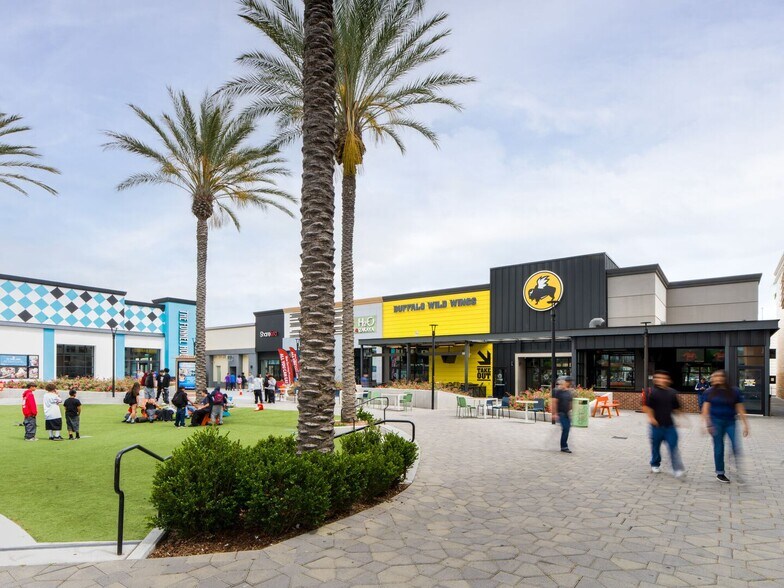 9301 Tampa Ave, Northridge, CA à louer - Photo de l’immeuble – Image 3 sur 15