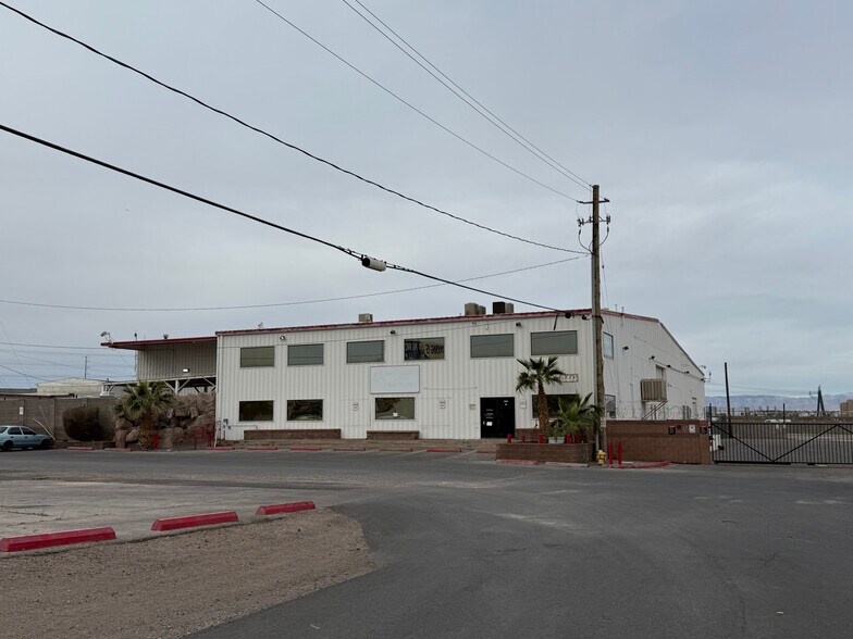 1239 N Boulder Hwy, Henderson, NV à louer - Photo de l’immeuble – Image 1 sur 9