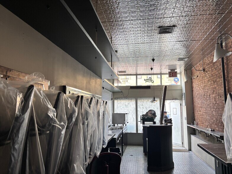 447 Rogers Ave, Brooklyn, NY à louer - Photo de l’immeuble – Image 3 sur 10