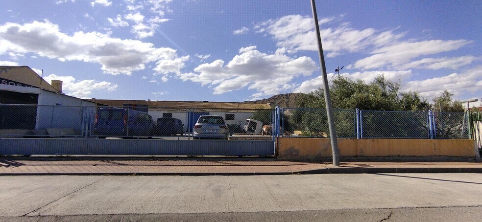 Industriel/Logistique dans Calasparra à vendre - Photo de l’immeuble – Image 2 sur 4