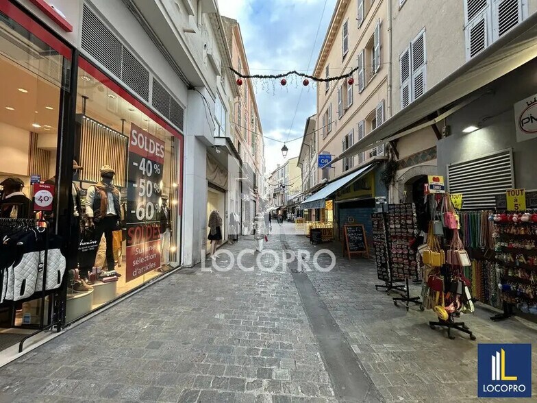 Local commercial dans Cannes à louer - Photo de l’immeuble – Image 1 sur 1