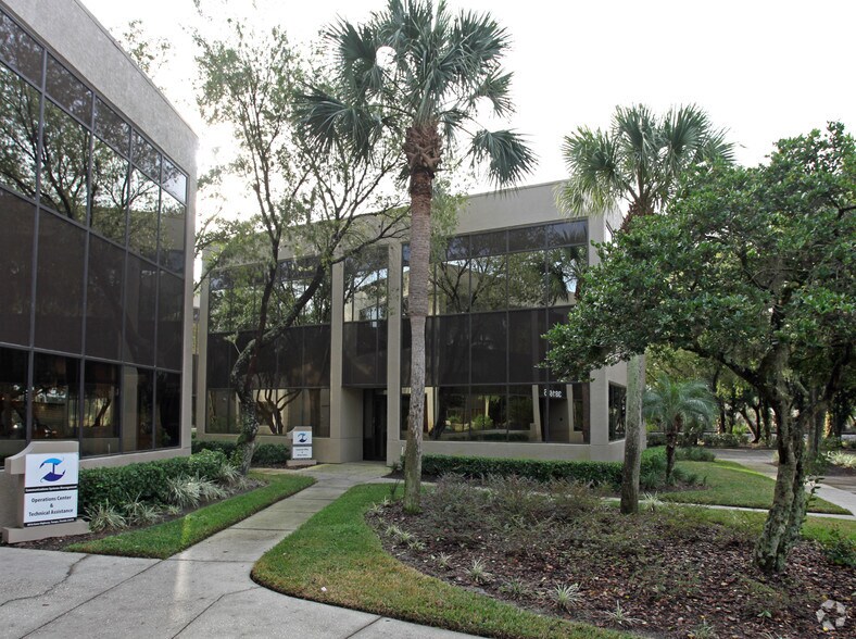 3806 Gunn Hwy, Tampa, FL à louer - Photo principale – Image 1 sur 5