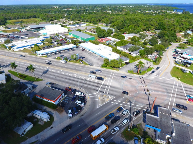1232 N Tamiami Trl, North Fort Myers, FL à louer - Autre – Image 2 sur 12
