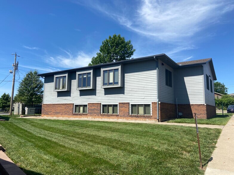 2953 SW Wanamaker Dr, Topeka, KS à louer - Photo de l’immeuble – Image 2 sur 3