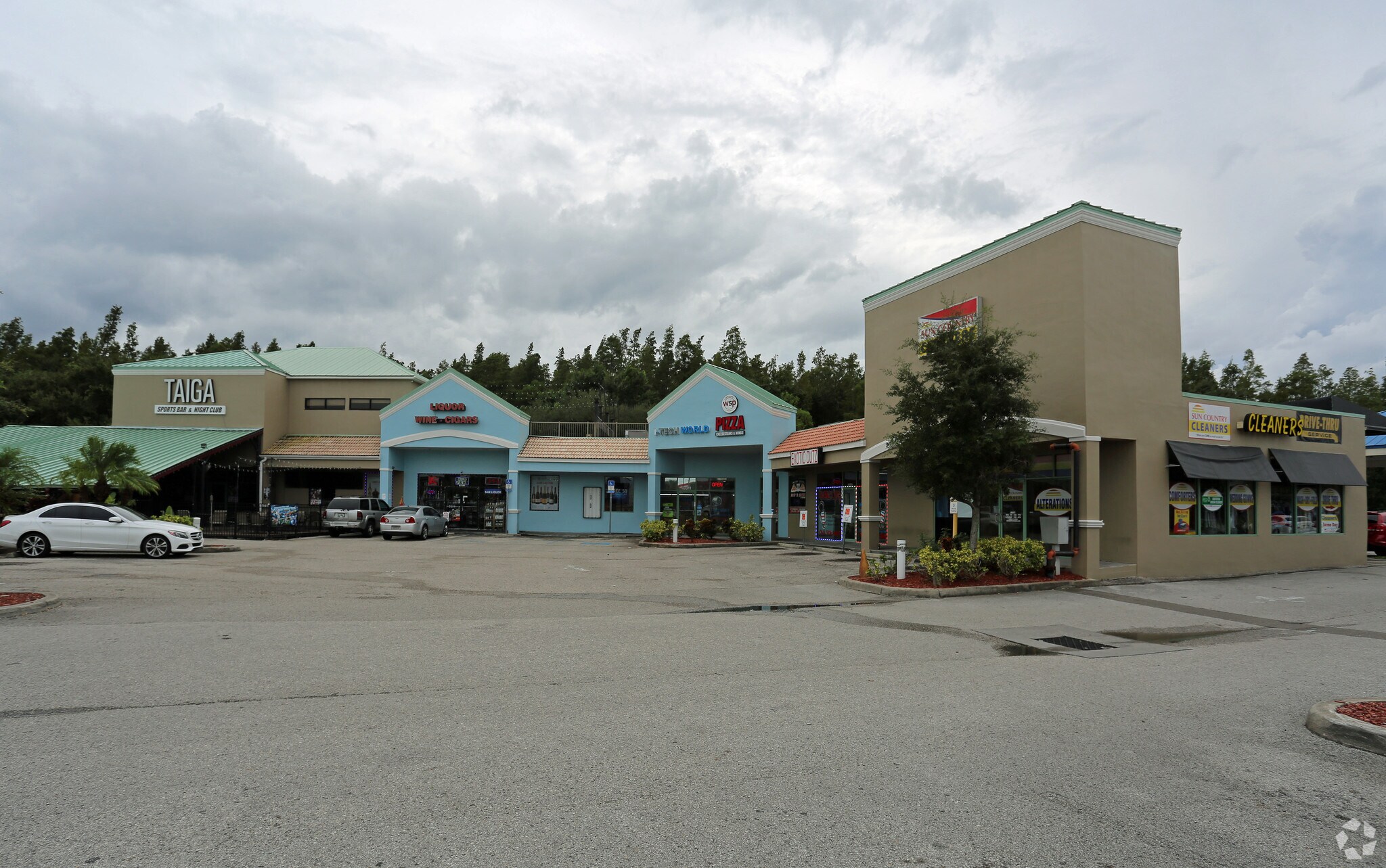 10305 Causeway Blvd, Tampa, FL à louer Photo de l’immeuble– Image 1 sur 9