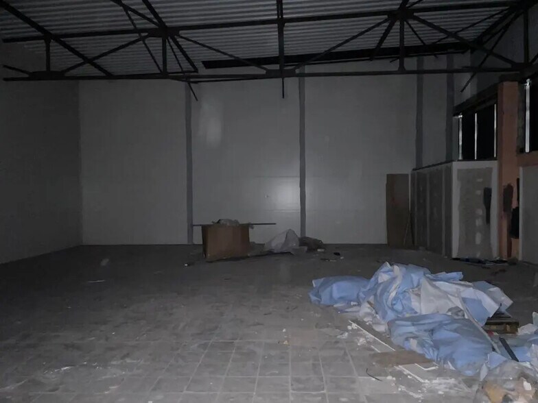 Local commercial dans Draguignan à louer - Photo de l’immeuble – Image 3 sur 5