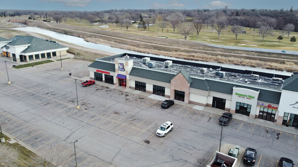 2530 S Louise Ave, Sioux Falls, SD à louer - Photo de l’immeuble – Image 2 sur 4