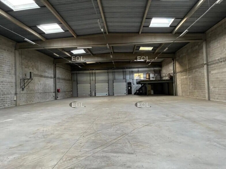 Industriel/Logistique dans L'HAY-LES-ROSES à louer - Photo intérieure – Image 3 sur 6