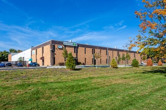 Plus de détails pour 70 Demarest Dr, Wayne, NJ - Local d'activités à louer