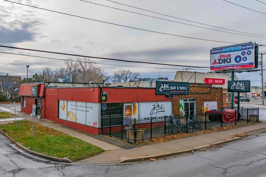 231 St Paul St W, St Catharines, ON à vendre - Photo de l’immeuble – Image 2 sur 60