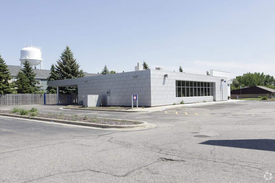 4560 Alpine Ave NW, Comstock Park, MI à vendre - Photo de l’immeuble – Image 2 sur 2