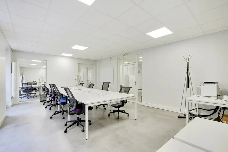 Immeuble residentiel dans Paris à vendre - Photo intérieure – Image 3 sur 9