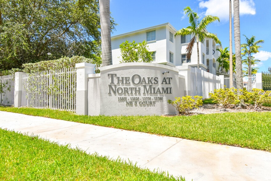 13770-13820 NE 3rd Ct, North Miami, FL à vendre - Photo de l’immeuble – Image 2 sur 18