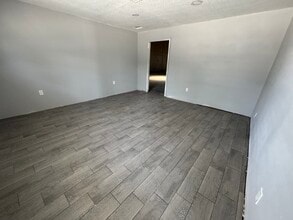 2103-2135 W Church St, Orlando, FL à louer Photo de l’immeuble– Image 2 sur 3