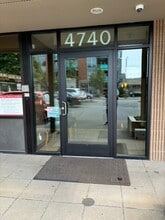 4740 44th Ave SW, Seattle, WA à louer Photo de l’immeuble– Image 1 sur 5