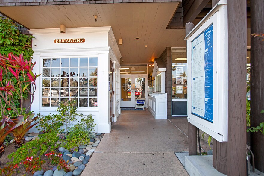 2725-2727 Shelter Island Dr, San Diego, CA à louer - Photo de l’immeuble – Image 2 sur 12