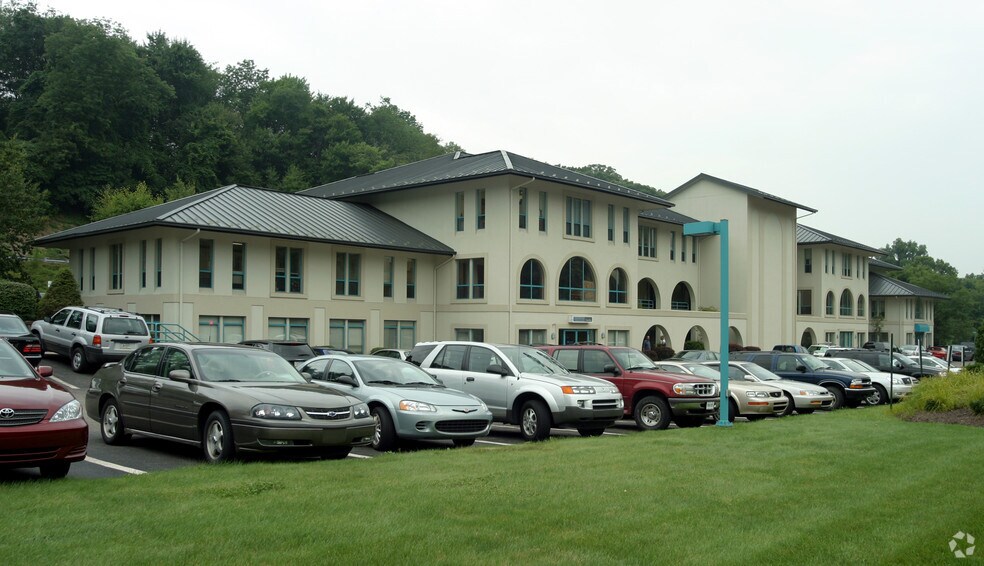9401 McKnight Rd, Pittsburgh, PA à louer - Photo de l’immeuble – Image 2 sur 13