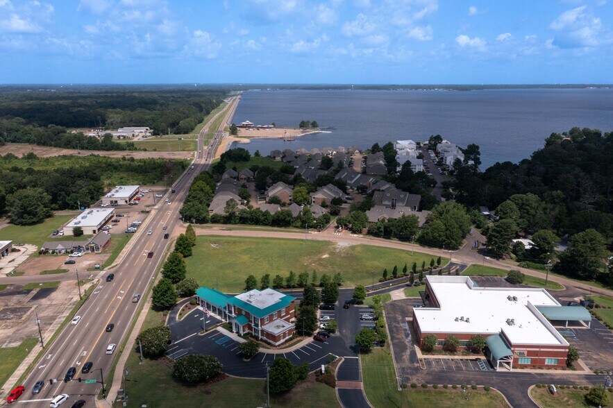Spillway Rd & Lakeshore Dr, Brandon, MS à vendre - Photo de l’immeuble – Image 3 sur 10