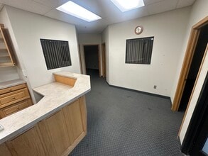 10323-10327 NE Flanders St, Blaine, MN à louer Hall d’entrée– Image 2 sur 9