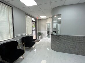 685 Bloomfield Ave, Verona, NJ à louer Photo intérieure– Image 2 sur 16