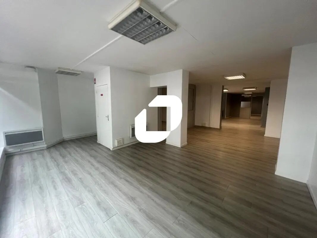 Bureau dans Lens à louer Photo de l’immeuble– Image 1 sur 16