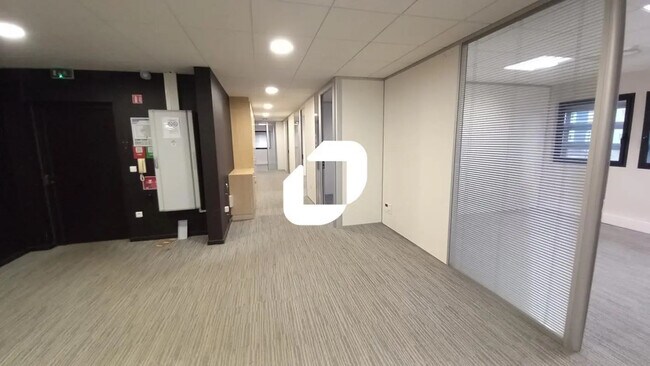 Plus de détails pour Bureau à louer