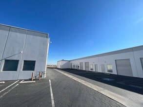 17525 Alder St, Hesperia, CA à louer Photo intérieure– Image 1 sur 2