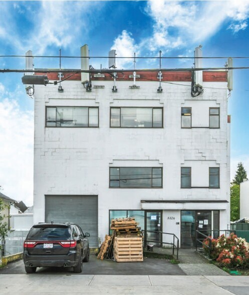 5526 Dorset St, Burnaby, BC à vendre - Photo de l’immeuble – Image 2 sur 9