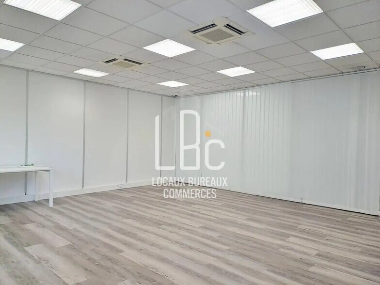 Bureau dans La Chapelle-sur-Erdre à vendre - Photo de l’immeuble – Image 2 sur 7