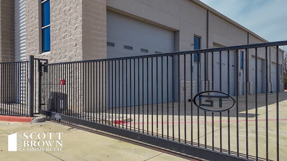 1725 N Hwy 377, Roanoke, TX à louer - Photo de l’immeuble – Image 3 sur 14