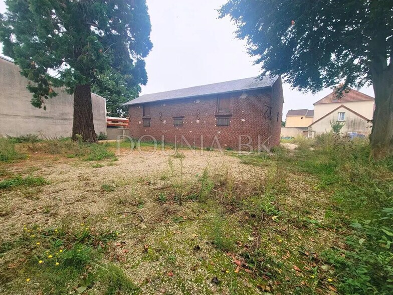 Local d'activités dans Villeron à vendre - Photo de l’immeuble – Image 2 sur 9