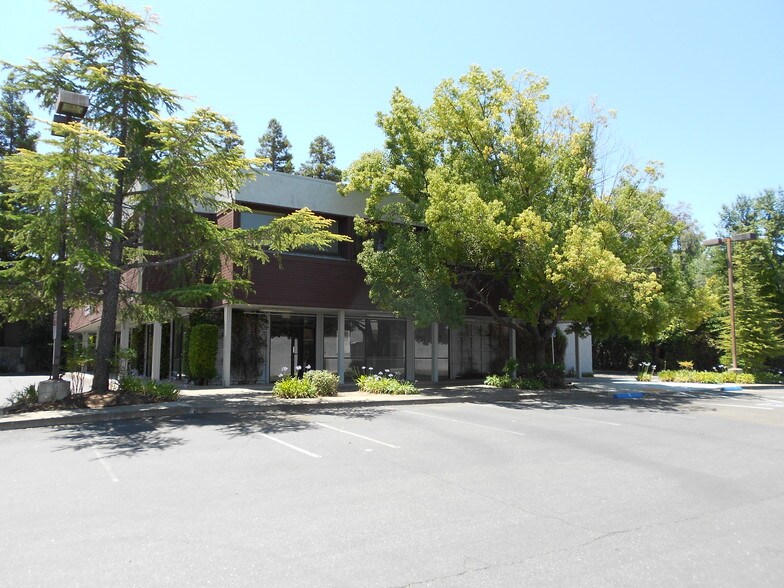 2280 Vehicle Dr, Rancho Cordova, CA à vendre - Photo de l’immeuble – Image 2 sur 6