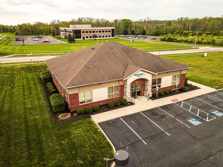 1045 Channingway Dr, Fairborn, OH à vendre - Photo de l’immeuble – Image 2 sur 6